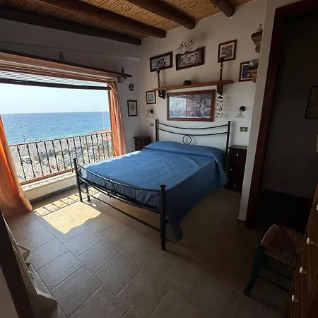 Terrazza Sul Mare A Near Taormina *